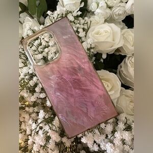 iPhone 13 Pro FLAUNT case, same as Taylor Swift.